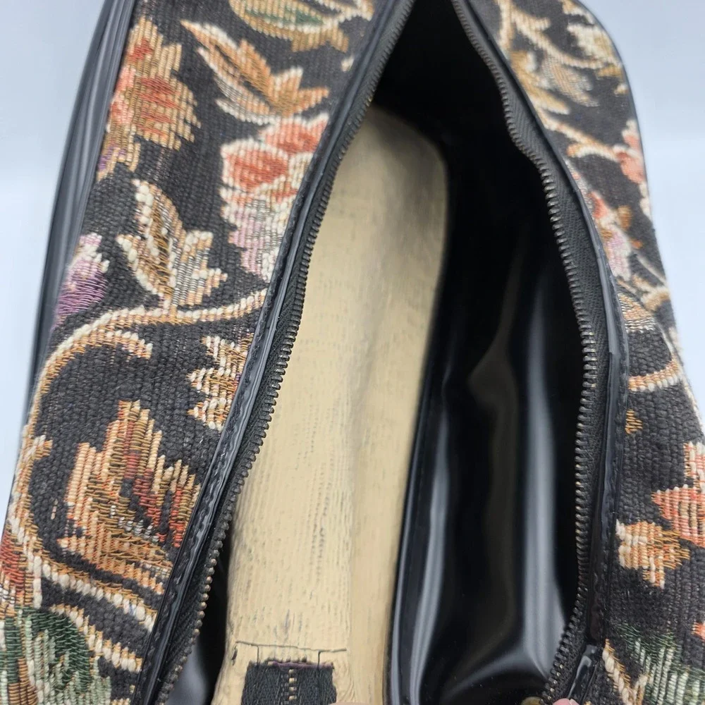 Women's Vtg‎ Black Vinyl & Floral Multicolor Tapestry HandBag Purse Tophandle